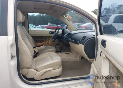 2007 Volkswagen New Beetle 2.5 from USA, damaged, VIN 3VWRW31C57M507089